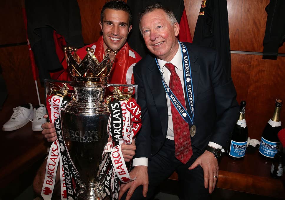 Sanchez Melempem, Van Persie Sebut Mentalnya Bermasalah